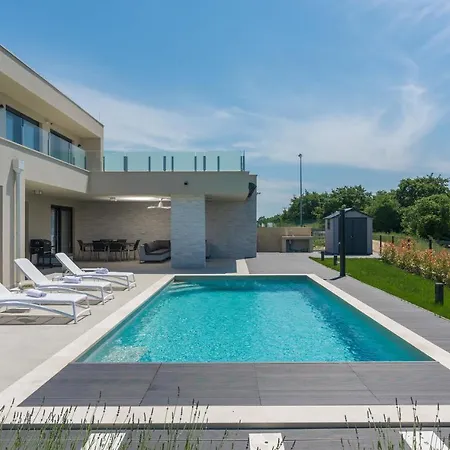 Colonia Villa *